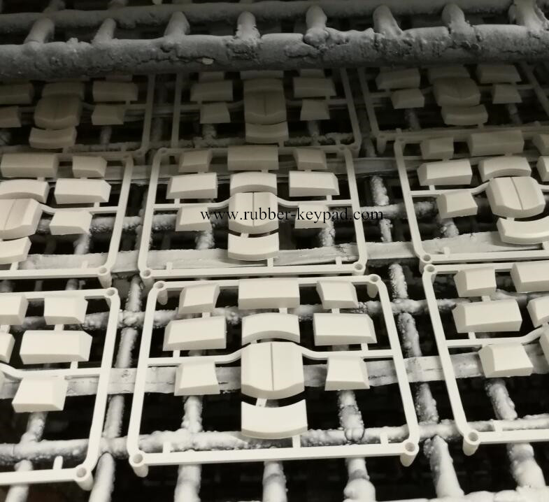 Teclados de silicona con tapa de pl&aacute;stico